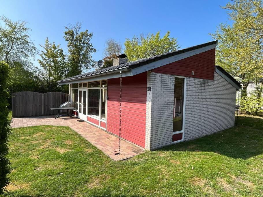 Knusse Bungalow Op Groen Park! 우도르프 외부 사진